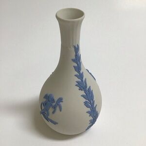 Wedgwood Jasperware Bud Vase Reverse Blue on Cream Cherub 5 1/2” Tall England